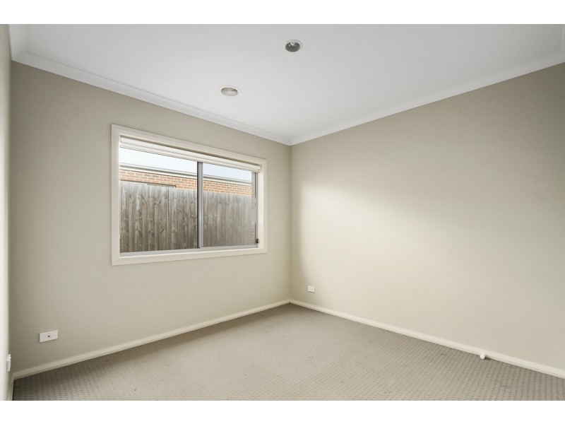 16 Fernlea Close, Trafalgar VIC 3824