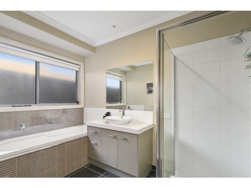 16 Fernlea Close, Trafalgar VIC 3824