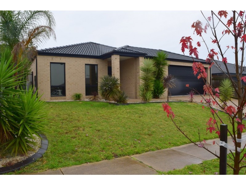 73 Vincent Boulevard, Trafalgar VIC 3824
