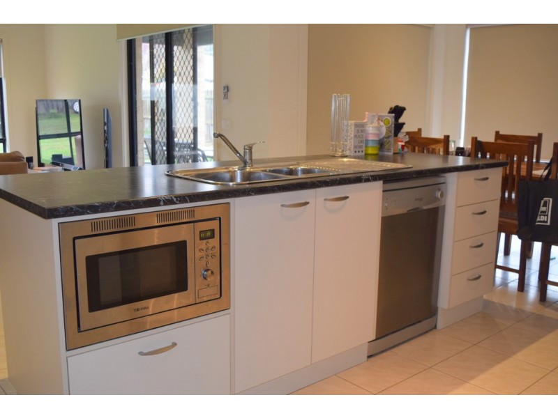 73 Vincent Boulevard, Trafalgar VIC 3824