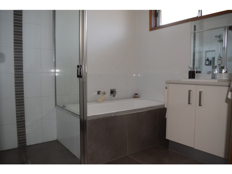 3/2 Evans Street, Trafalgar VIC 3824