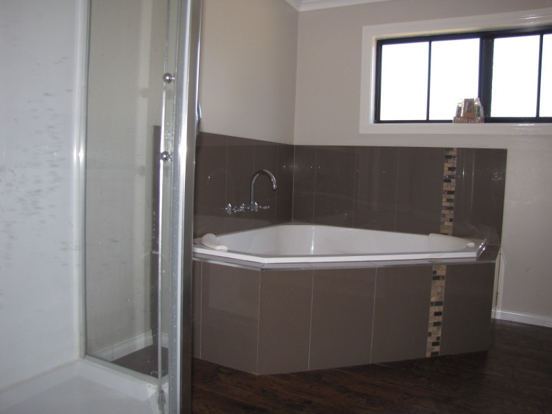 14 Yasmin Drive, Hernes Oak VIC 3825