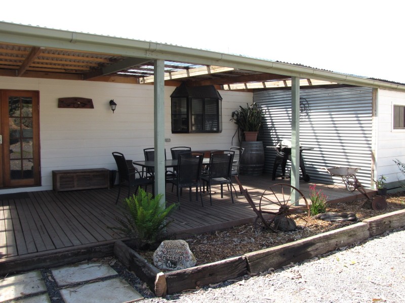 14 Yasmin Drive, Hernes Oak VIC 3825