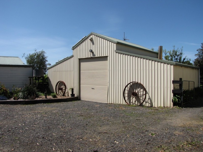 14 Yasmin Drive, Hernes Oak VIC 3825