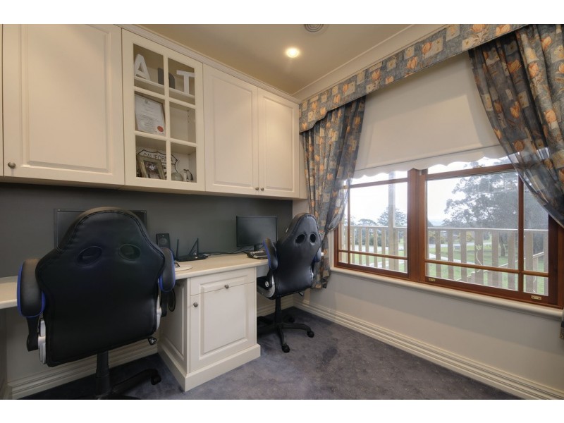 165 Melaleuca Drive, Trafalgar East VIC 3824