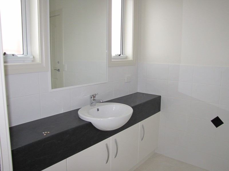 Unit 2/21 High Street, Moe VIC 3825