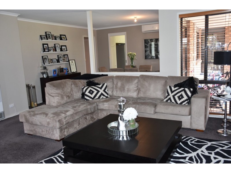 8 Morgan Court, Moe VIC 3825