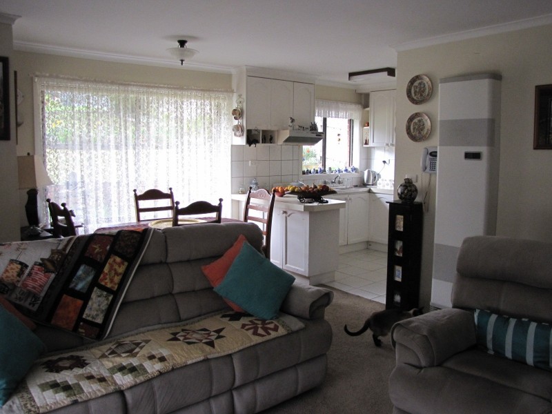 2/45 Smallburn Avenue, Newborough VIC 3825