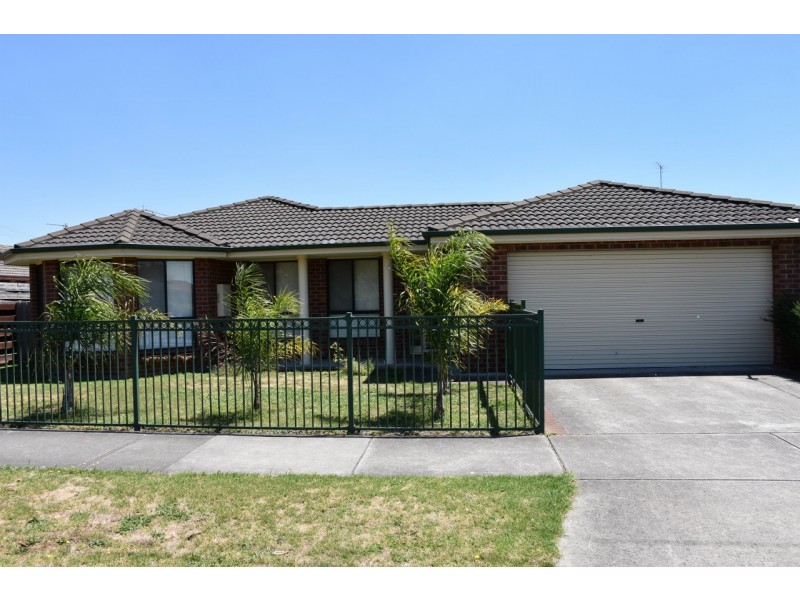 18 Saxtons Drive, Moe VIC 3825