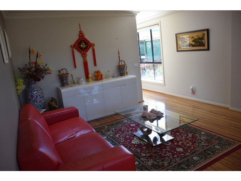 18 Saxtons Drive, Moe VIC 3825
