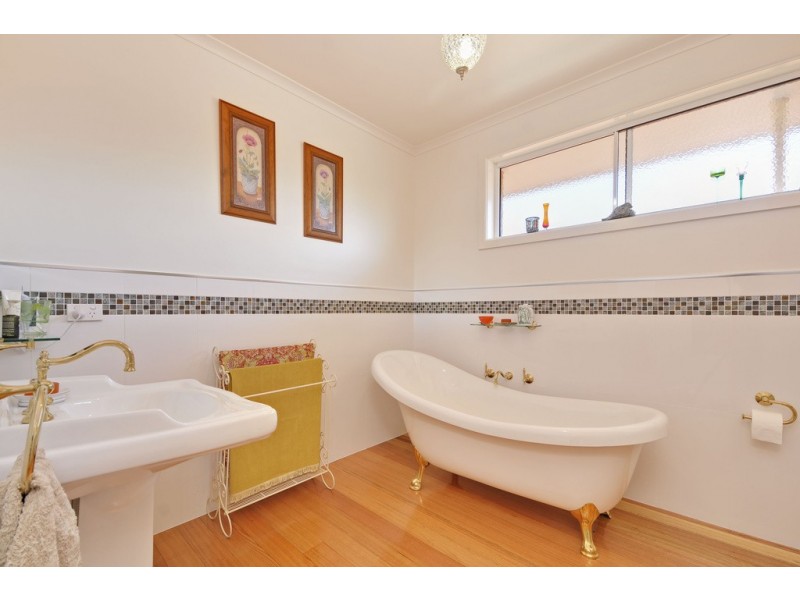 19 Lisle Street, Moe VIC 3825