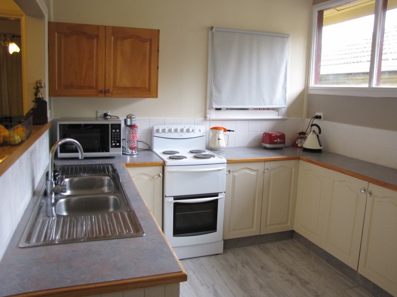 27 Fowler Street, Moe VIC 3825