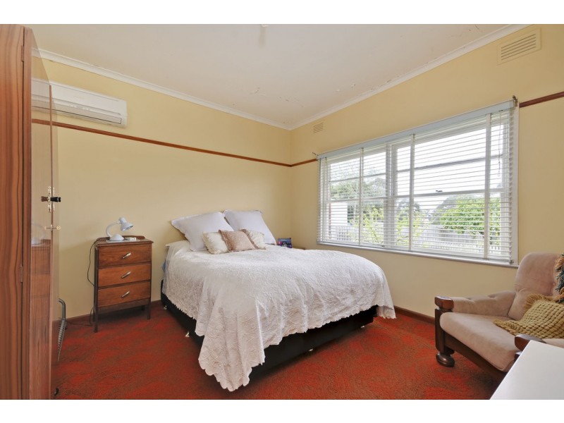 27 Chamberlain Road, Newborough VIC 3825