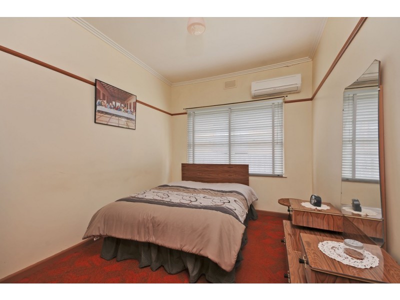 27 Chamberlain Road, Newborough VIC 3825