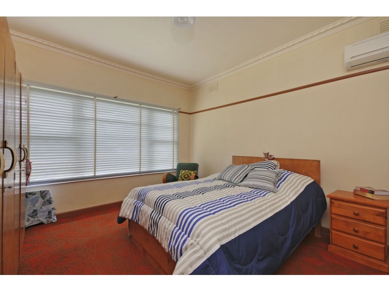 27 Chamberlain Road, Newborough VIC 3825