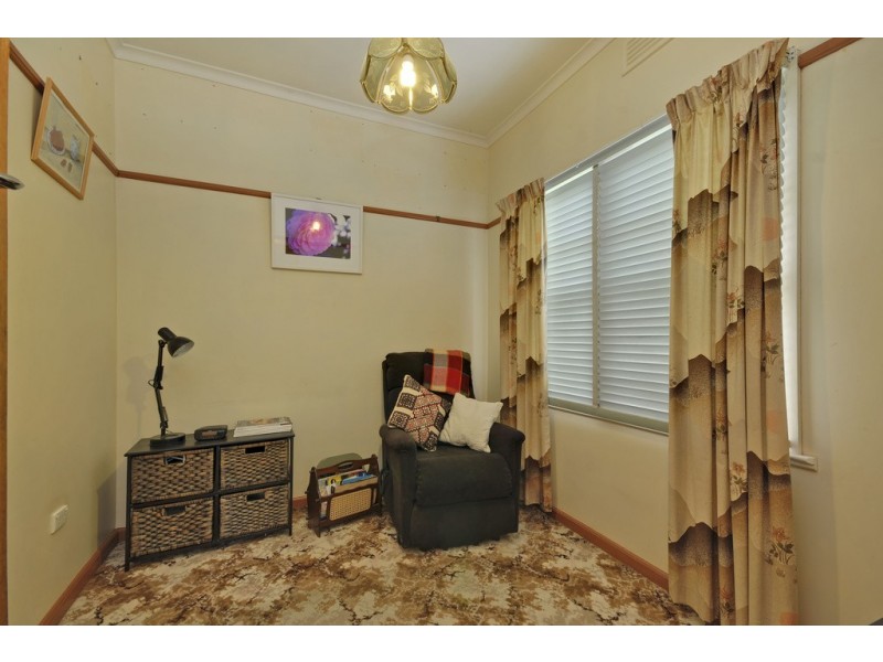 27 Chamberlain Road, Newborough VIC 3825