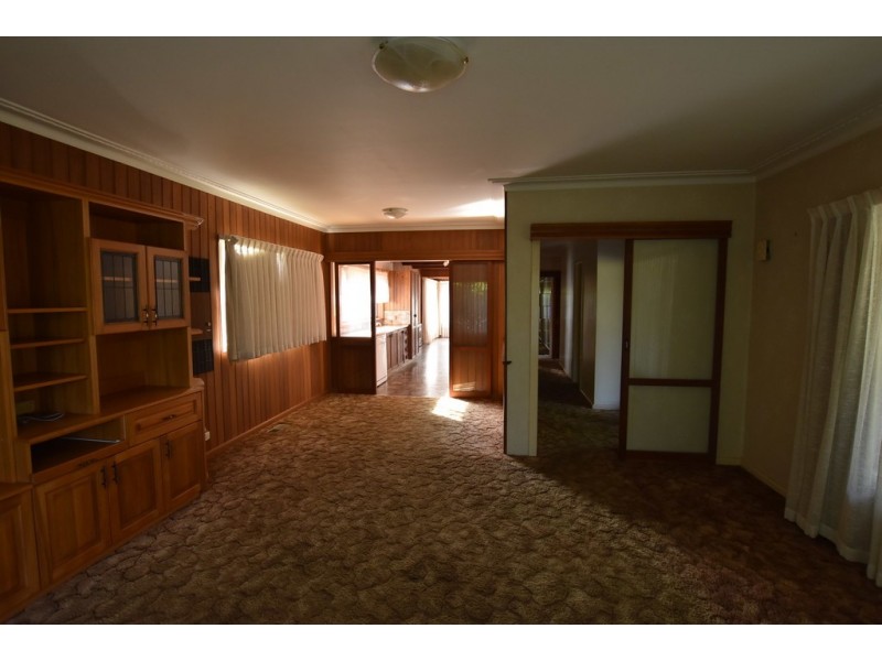 10 Ford Avenue, Newborough VIC 3825