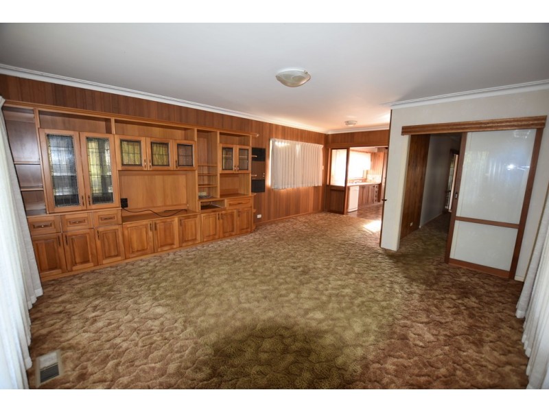 10 Ford Avenue, Newborough VIC 3825