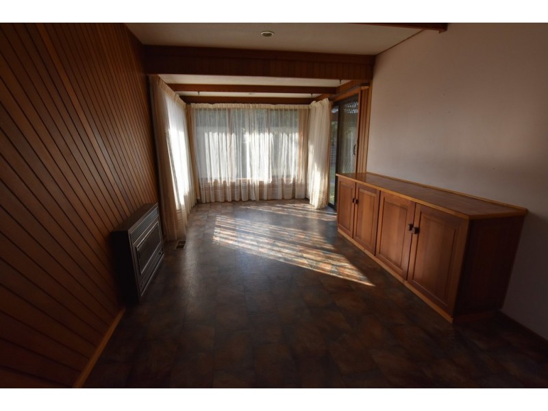 10 Ford Avenue, Newborough VIC 3825