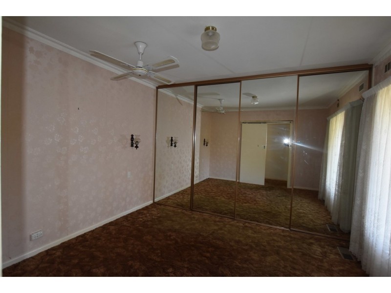 10 Ford Avenue, Newborough VIC 3825