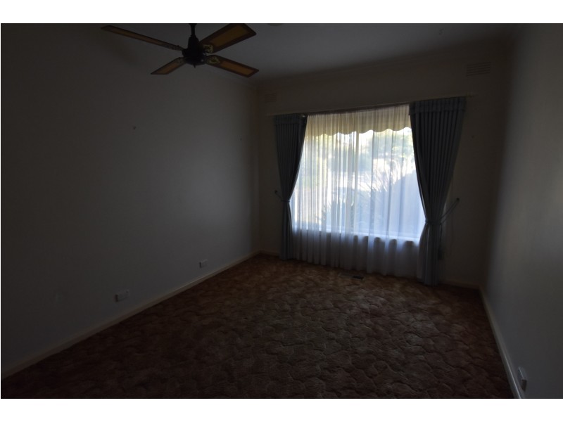 10 Ford Avenue, Newborough VIC 3825