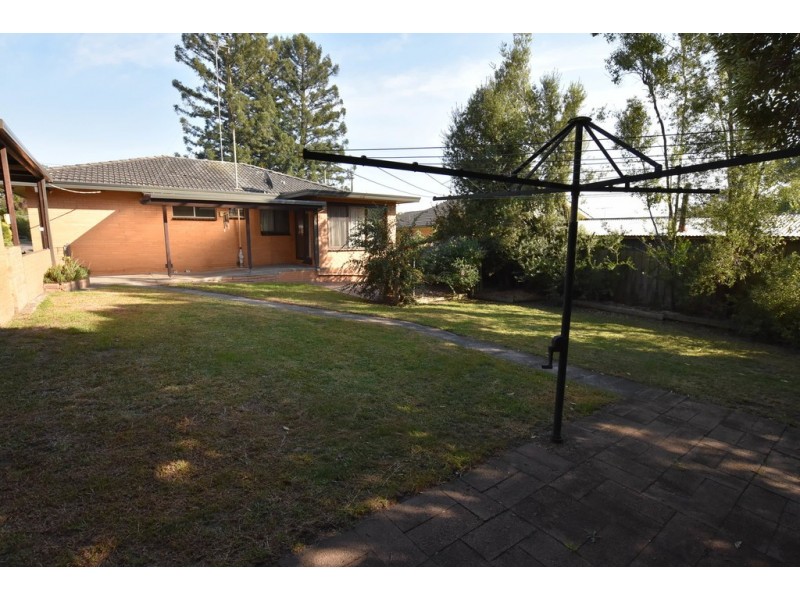 10 Ford Avenue, Newborough VIC 3825