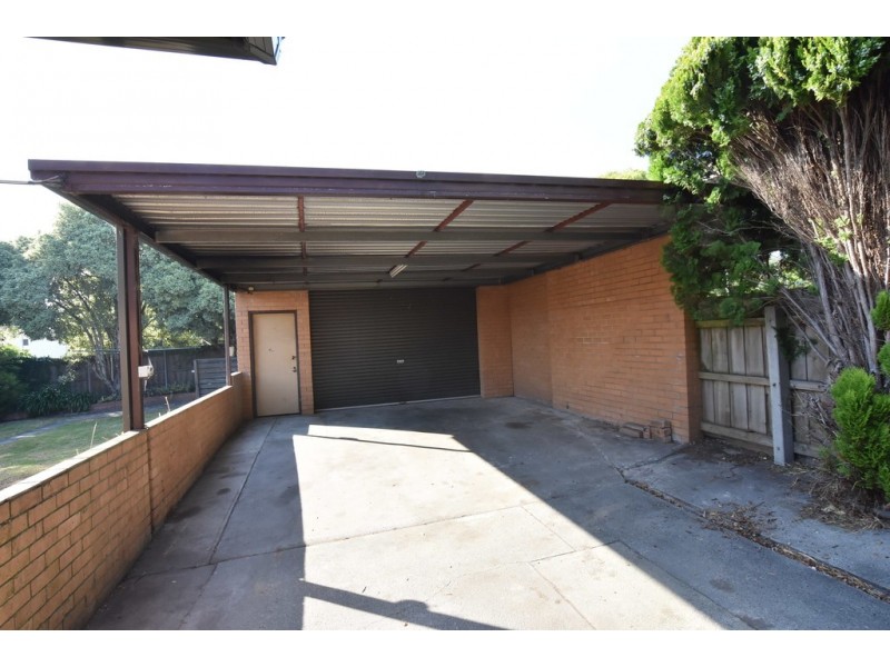 10 Ford Avenue, Newborough VIC 3825