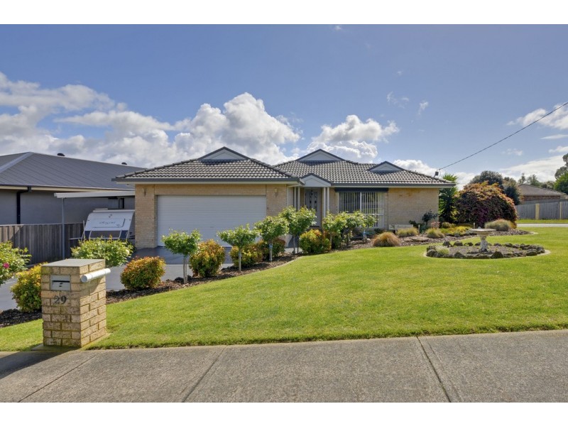 29 Scorpio Drive, Moe VIC 3825