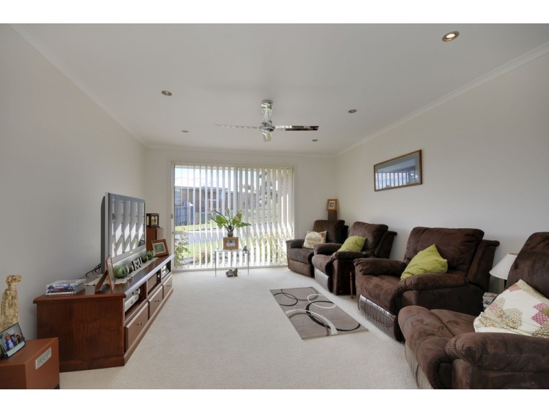 29 Scorpio Drive, Moe VIC 3825