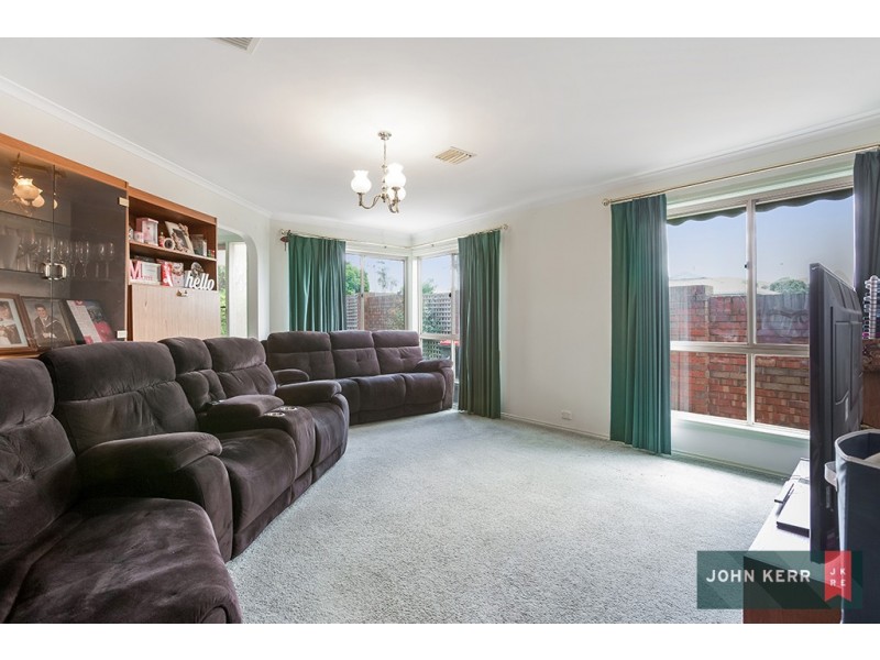 28 Jeeralang Avenue, Newborough VIC 3825