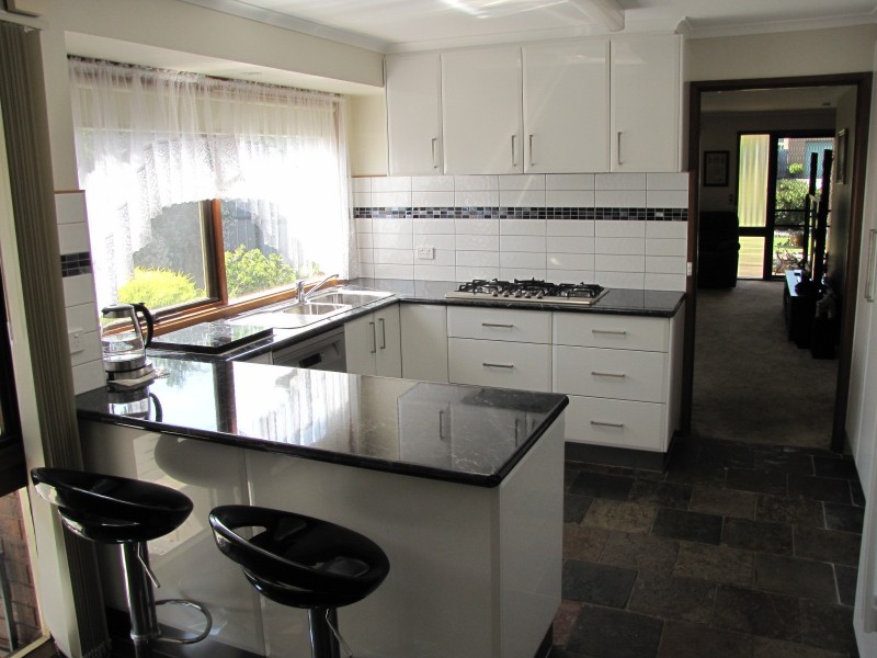 8 Desmond Street, Moe VIC 3825