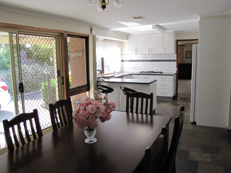 8 Desmond Street, Moe VIC 3825
