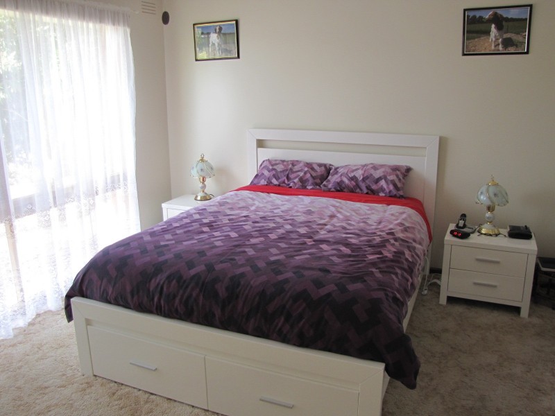 8 Desmond Street, Moe VIC 3825