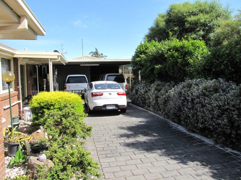 8 Desmond Street, Moe VIC 3825