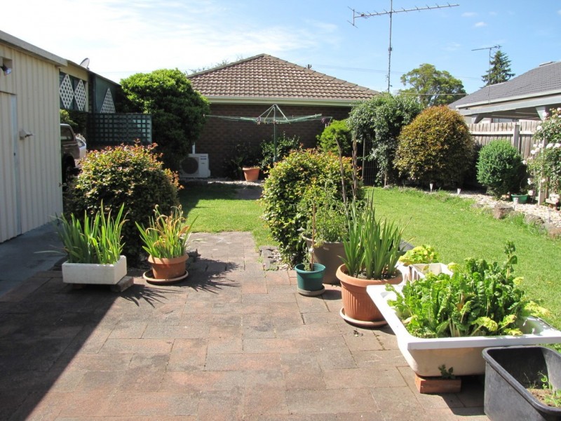 8 Desmond Street, Moe VIC 3825