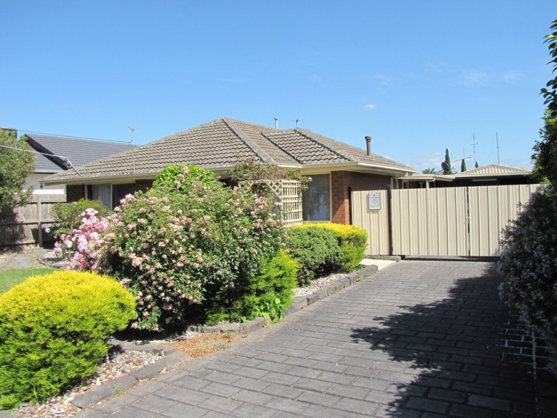 8 Desmond Street, Moe VIC 3825
