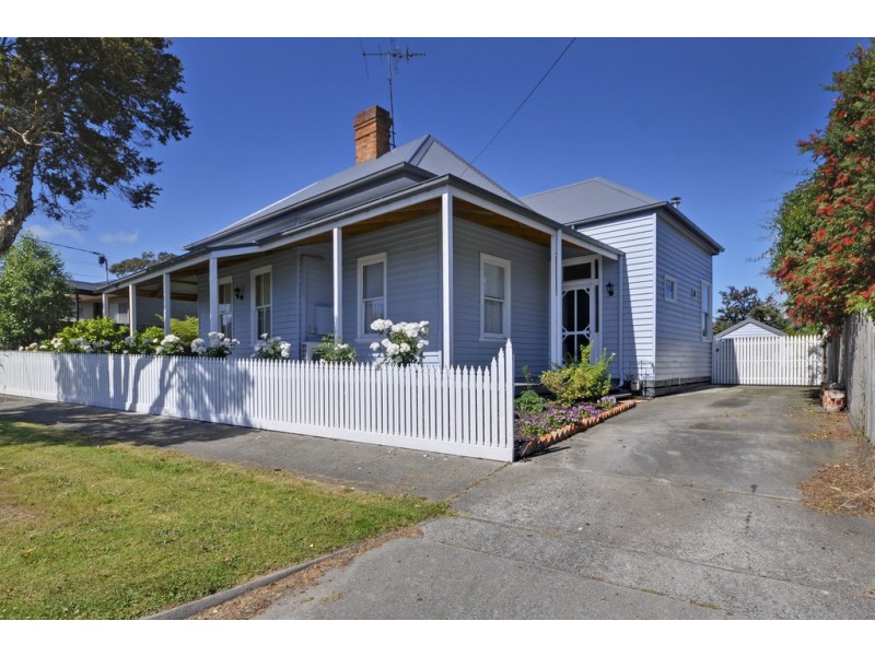 2 Mervyn Street, Moe VIC 3825