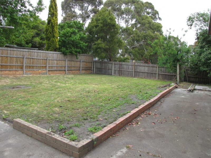 23 Law Street, Newborough VIC 3825