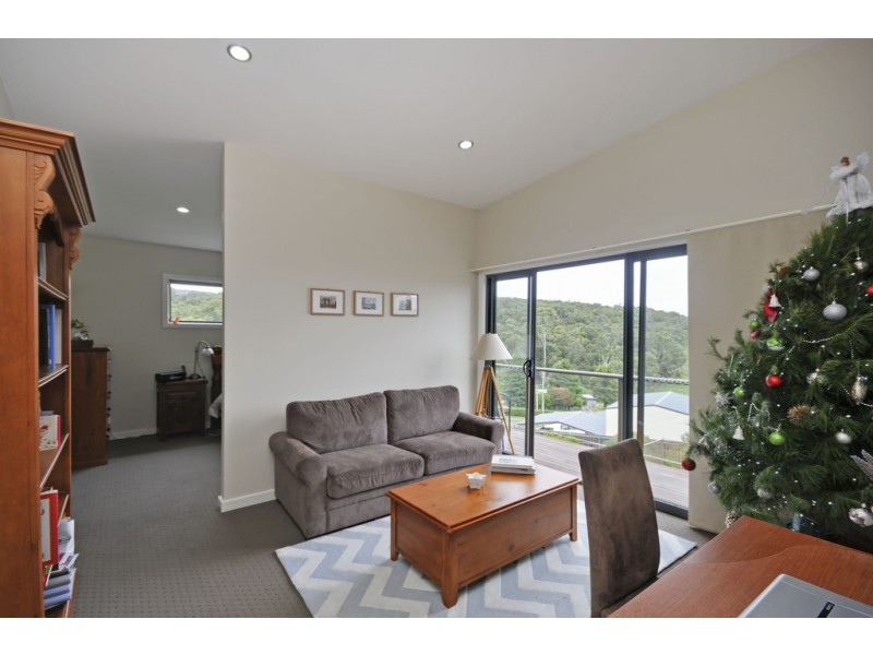 33 Comans Way, Moe VIC 3825