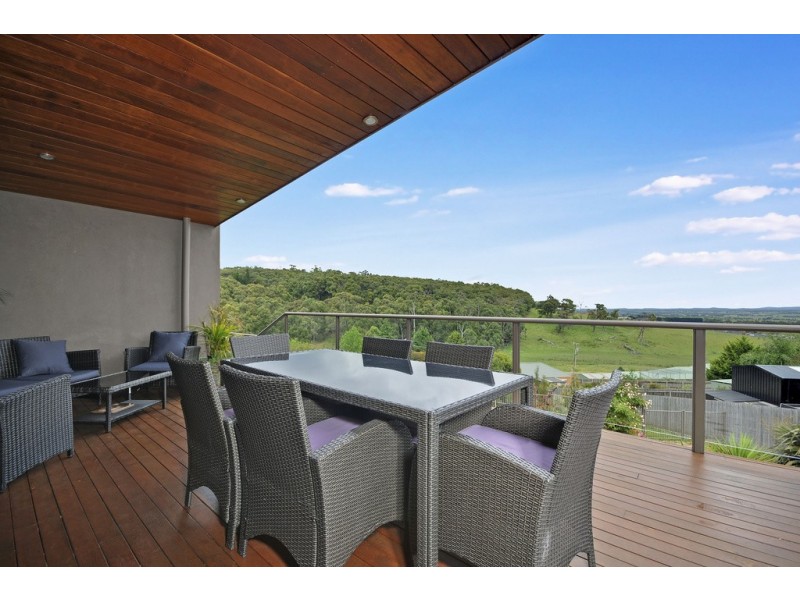 33 Comans Way, Moe VIC 3825