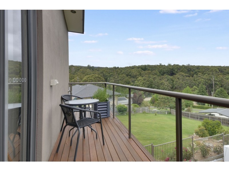 33 Comans Way, Moe VIC 3825