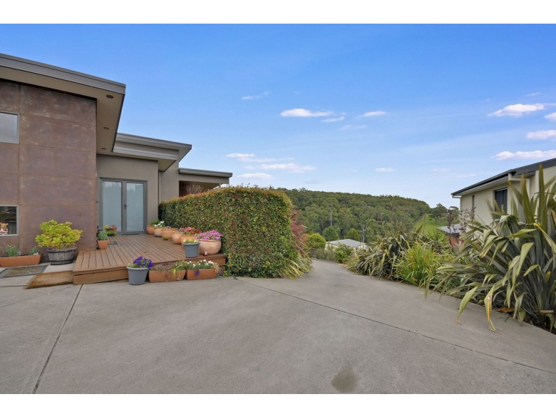 33 Comans Way, Moe VIC 3825