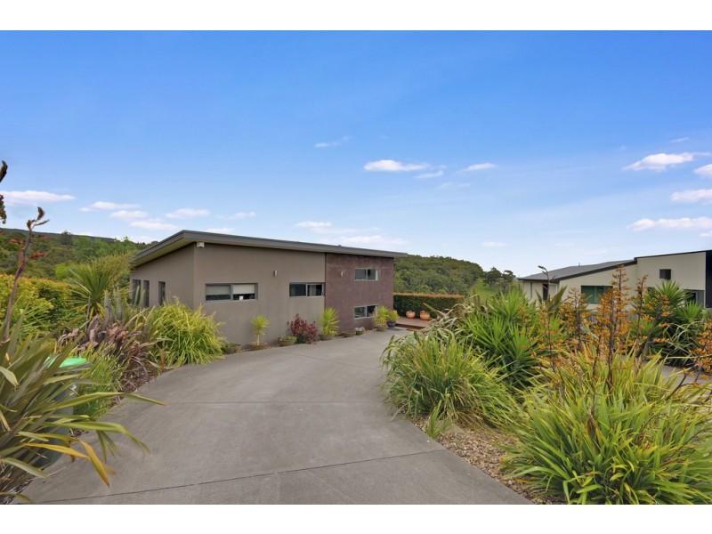 33 Comans Way, Moe VIC 3825