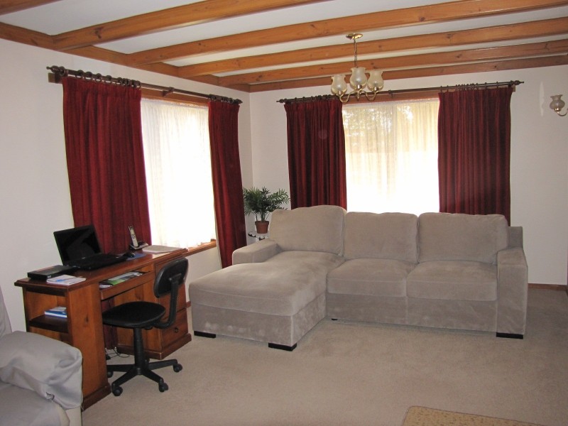 9 Helen Court, Moe VIC 3825