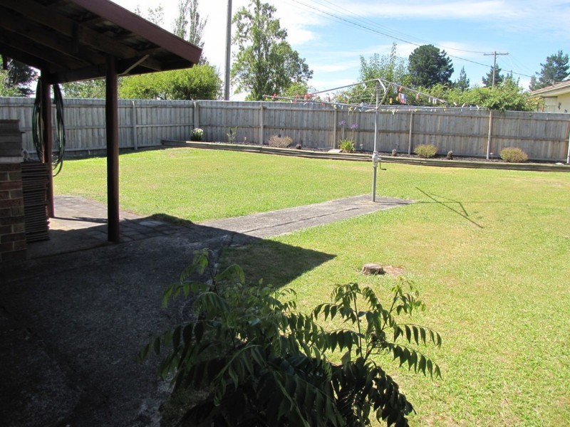 9 Helen Court, Moe VIC 3825