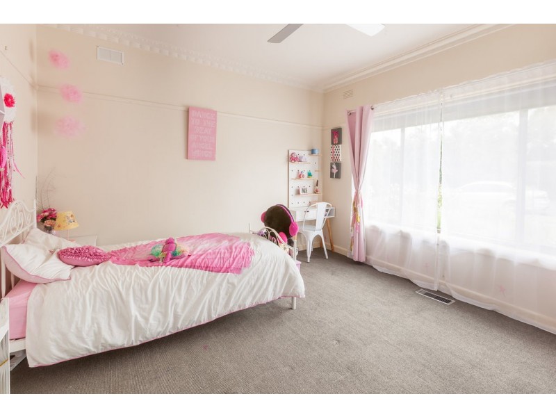 124 Service Road, Moe VIC 3825