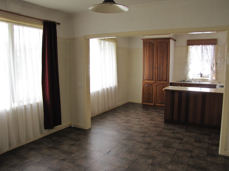 117 Service Road, Moe VIC 3825