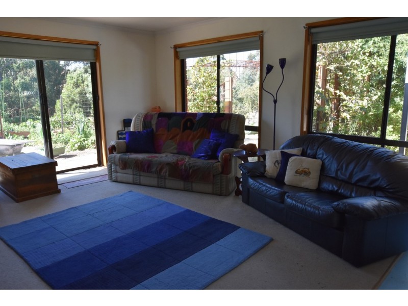 15 Yasmin Drive, Hernes Oak VIC 3825