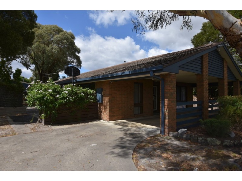 90 Chamberlain Road, Newborough VIC 3825