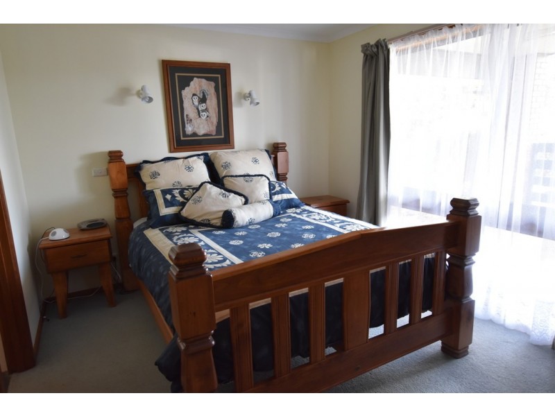 90 Chamberlain Road, Newborough VIC 3825